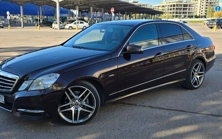 Mercedes-Benz E-Класс, 2011 год, 1 750 000 рублей, 3 фотография