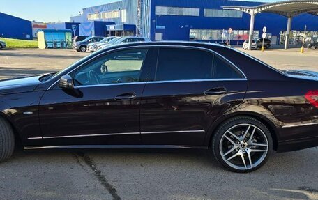 Mercedes-Benz E-Класс, 2011 год, 1 750 000 рублей, 9 фотография