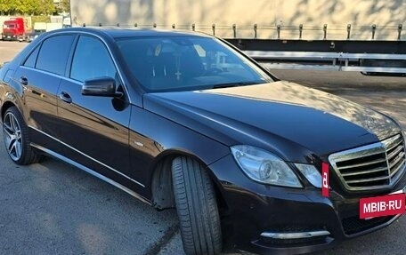 Mercedes-Benz E-Класс, 2011 год, 1 750 000 рублей, 4 фотография