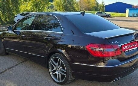 Mercedes-Benz E-Класс, 2011 год, 1 750 000 рублей, 10 фотография