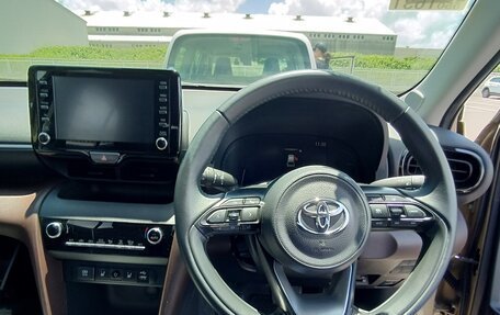 Toyota Yaris Cross, 2022 год, 1 600 000 рублей, 9 фотография