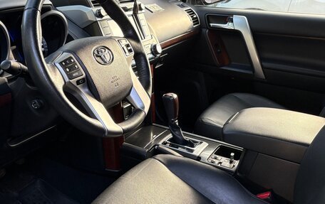 Toyota Land Cruiser Prado 150 рестайлинг 2, 2016 год, 4 100 000 рублей, 11 фотография
