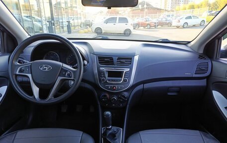 Hyundai Solaris II рестайлинг, 2016 год, 749 000 рублей, 13 фотография