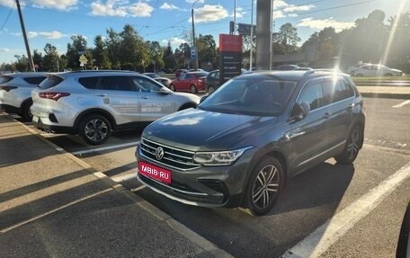 Volkswagen Tiguan II, 2021 год, 3 199 000 рублей, 1 фотография