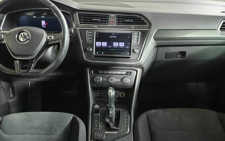 Volkswagen Tiguan II, 2017 год, 1 895 000 рублей, 12 фотография