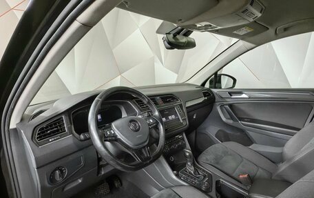 Volkswagen Tiguan II, 2017 год, 1 895 000 рублей, 15 фотография