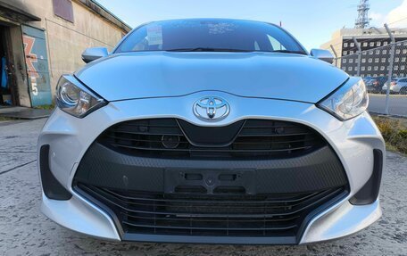 Toyota Yaris, 2022 год, 1 230 000 рублей, 1 фотография