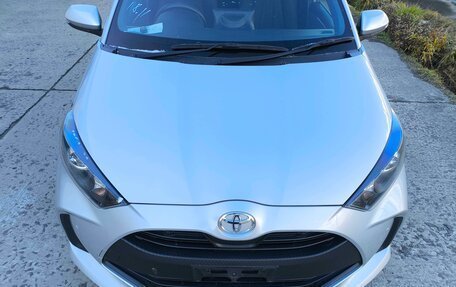 Toyota Yaris, 2022 год, 1 230 000 рублей, 4 фотография