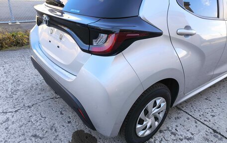 Toyota Yaris, 2022 год, 1 230 000 рублей, 28 фотография