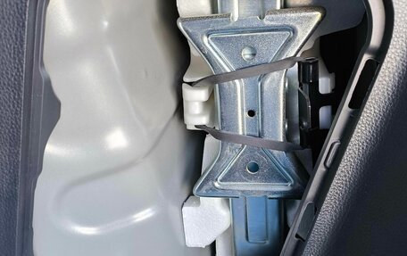 Toyota Yaris, 2022 год, 1 230 000 рублей, 30 фотография