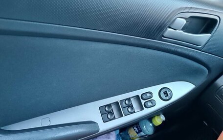 Hyundai Solaris II рестайлинг, 2014 год, 1 150 000 рублей, 11 фотография