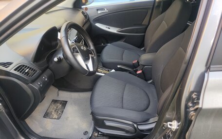 Hyundai Solaris II рестайлинг, 2011 год, 500 000 рублей, 6 фотография