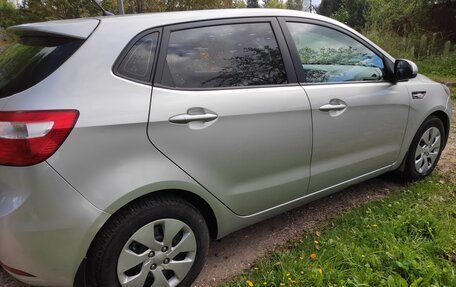 KIA Rio III рестайлинг, 2013 год, 859 000 рублей, 2 фотография