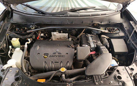 Mitsubishi Outlander III рестайлинг 3, 2010 год, 1 090 000 рублей, 13 фотография