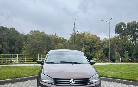 Volkswagen Polo VI (EU Market), 2016 год, 817 000 рублей, 1 фотография