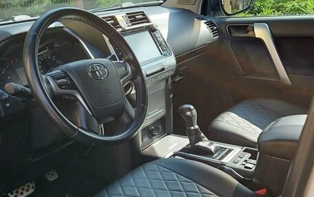 Toyota Land Cruiser Prado 150 рестайлинг 2, 2019 год, 5 000 000 рублей, 9 фотография