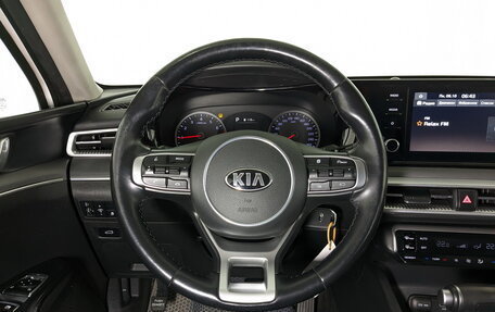 KIA K5, 2021 год, 1 800 000 рублей, 21 фотография
