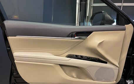 Toyota Camry, 2021 год, 3 450 000 рублей, 10 фотография