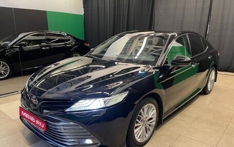 Toyota Camry, 2021 год, 3 450 000 рублей, 4 фотография