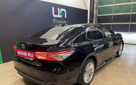 Toyota Camry, 2021 год, 3 450 000 рублей, 7 фотография