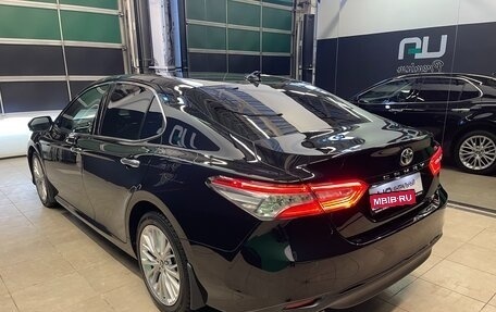 Toyota Camry, 2021 год, 3 450 000 рублей, 5 фотография