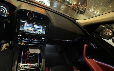 Jaguar F-Pace, 2016 год, 2 800 000 рублей, 6 фотография