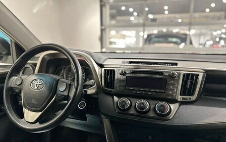 Toyota RAV4, 2015 год, 1 700 000 рублей, 11 фотография