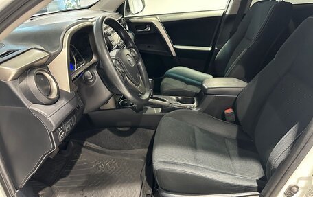 Toyota RAV4, 2015 год, 1 700 000 рублей, 7 фотография