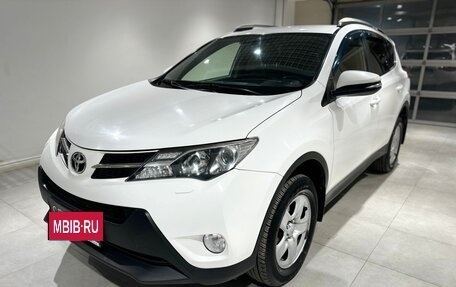 Toyota RAV4, 2015 год, 1 700 000 рублей, 3 фотография