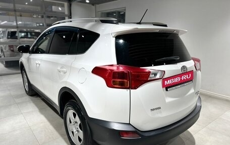 Toyota RAV4, 2015 год, 1 700 000 рублей, 6 фотография