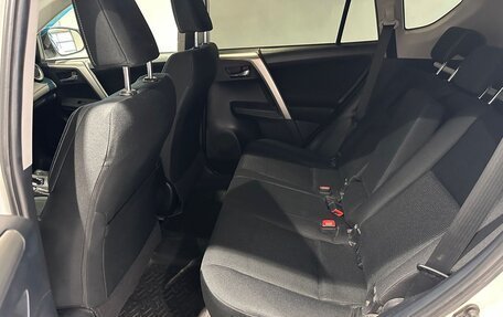 Toyota RAV4, 2015 год, 1 700 000 рублей, 15 фотография
