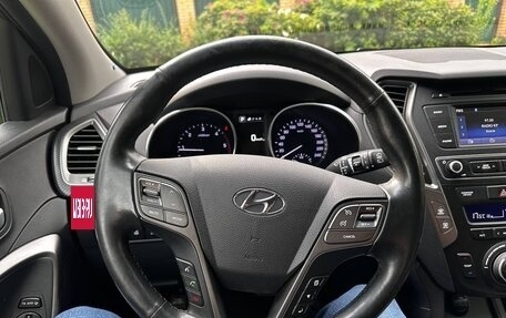 Hyundai Santa Fe III рестайлинг, 2017 год, 2 350 000 рублей, 29 фотография