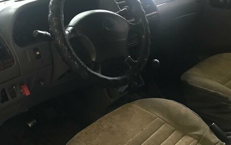 Nissan Terrano II рестайлинг, 1998 год, 700 000 рублей, 4 фотография