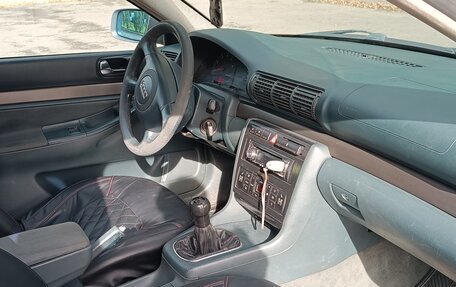 Audi A4, 1999 год, 299 000 рублей, 11 фотография