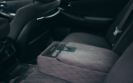 Toyota Crown Majesta, 2004 год, 2 000 000 рублей, 24 фотография