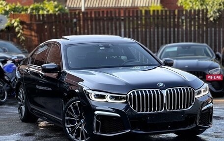 BMW 7 серия, 2019 год, 4 550 000 рублей, 2 фотография