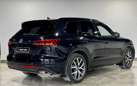Volkswagen Touareg III, 2018 год, 4 800 000 рублей, 6 фотография