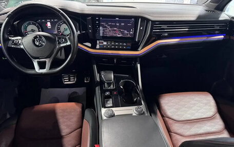 Volkswagen Touareg III, 2018 год, 4 800 000 рублей, 13 фотография