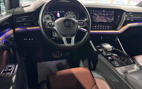 Volkswagen Touareg III, 2018 год, 4 800 000 рублей, 12 фотография