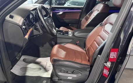 Volkswagen Touareg III, 2018 год, 4 800 000 рублей, 27 фотография