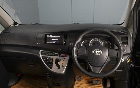 Toyota ISis I, 2013 год, 1 290 000 рублей, 6 фотография