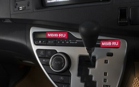 Toyota ISis I, 2013 год, 1 290 000 рублей, 17 фотография