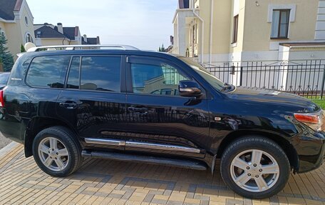 Toyota Land Cruiser 200, 2011 год, 3 000 000 рублей, 2 фотография