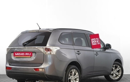 Mitsubishi Outlander III рестайлинг 3, 2012 год, 1 349 000 рублей, 4 фотография