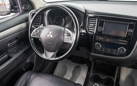 Mitsubishi Outlander III рестайлинг 3, 2012 год, 1 349 000 рублей, 19 фотография