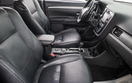 Mitsubishi Outlander III рестайлинг 3, 2012 год, 1 349 000 рублей, 27 фотография