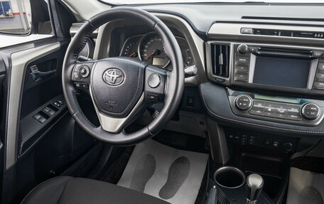 Toyota RAV4, 2013 год, 1 999 000 рублей, 19 фотография