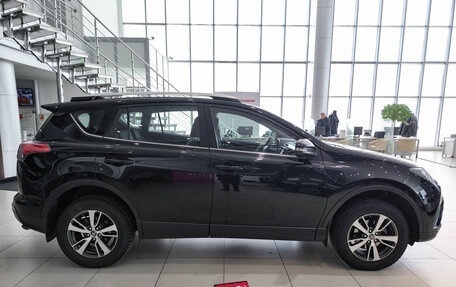 Toyota RAV4, 2018 год, 2 050 000 рублей, 8 фотография