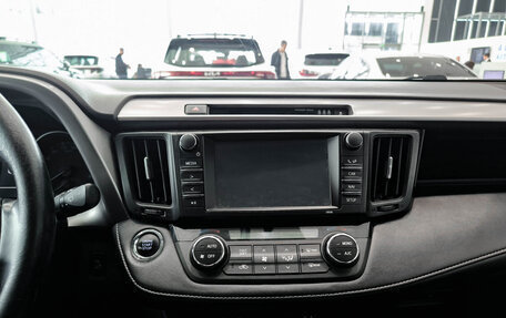 Toyota RAV4, 2018 год, 2 050 000 рублей, 19 фотография