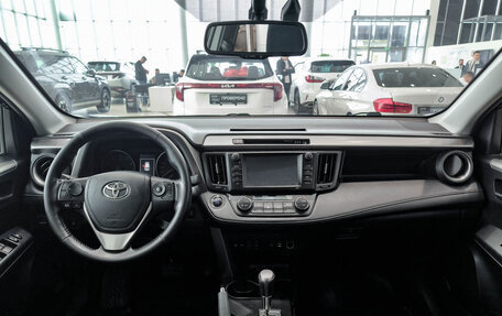 Toyota RAV4, 2018 год, 2 050 000 рублей, 18 фотография